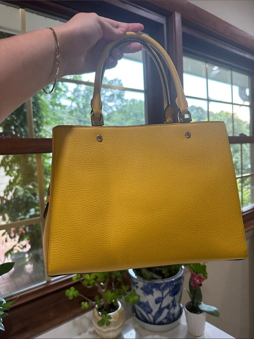 kate spade sunflower Yellow medium bag with matching zip wallet and carry strap
